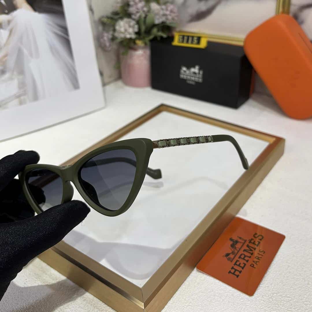 Stylish Women Aviators Sunglasses