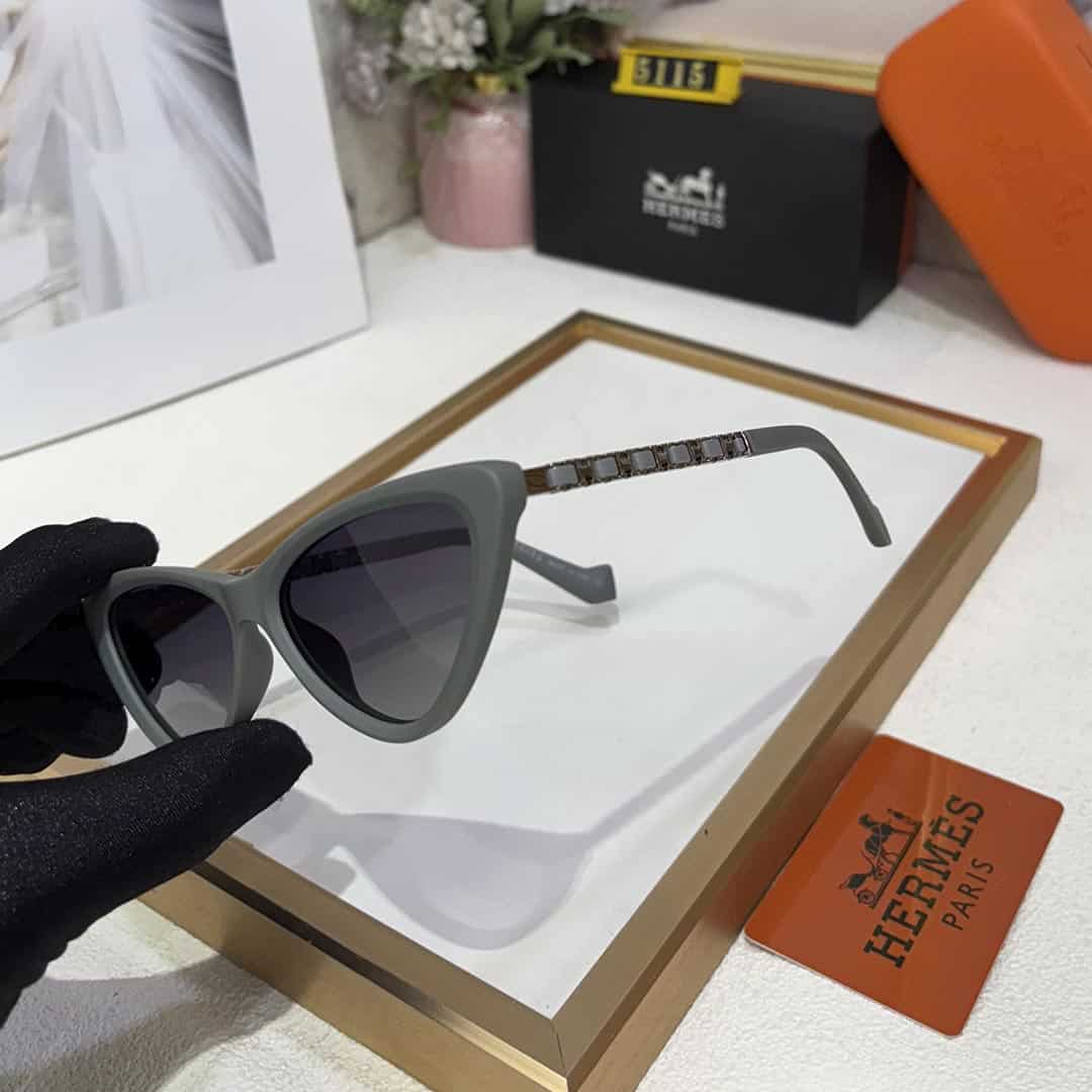 Stylish Women Aviators Sunglasses