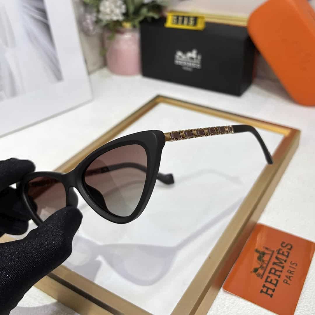 Stylish Women Aviators Sunglasses