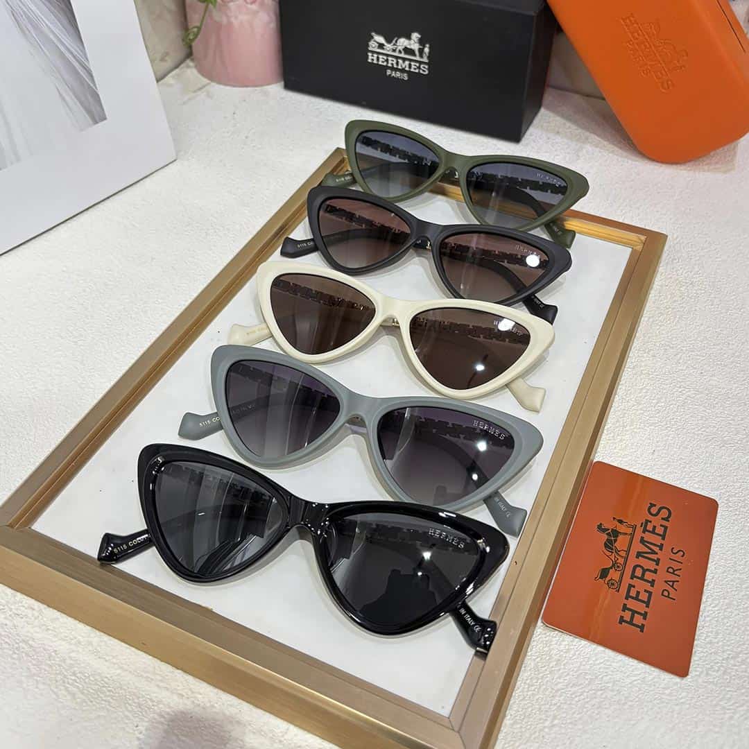 Stylish Women Aviators Sunglasses