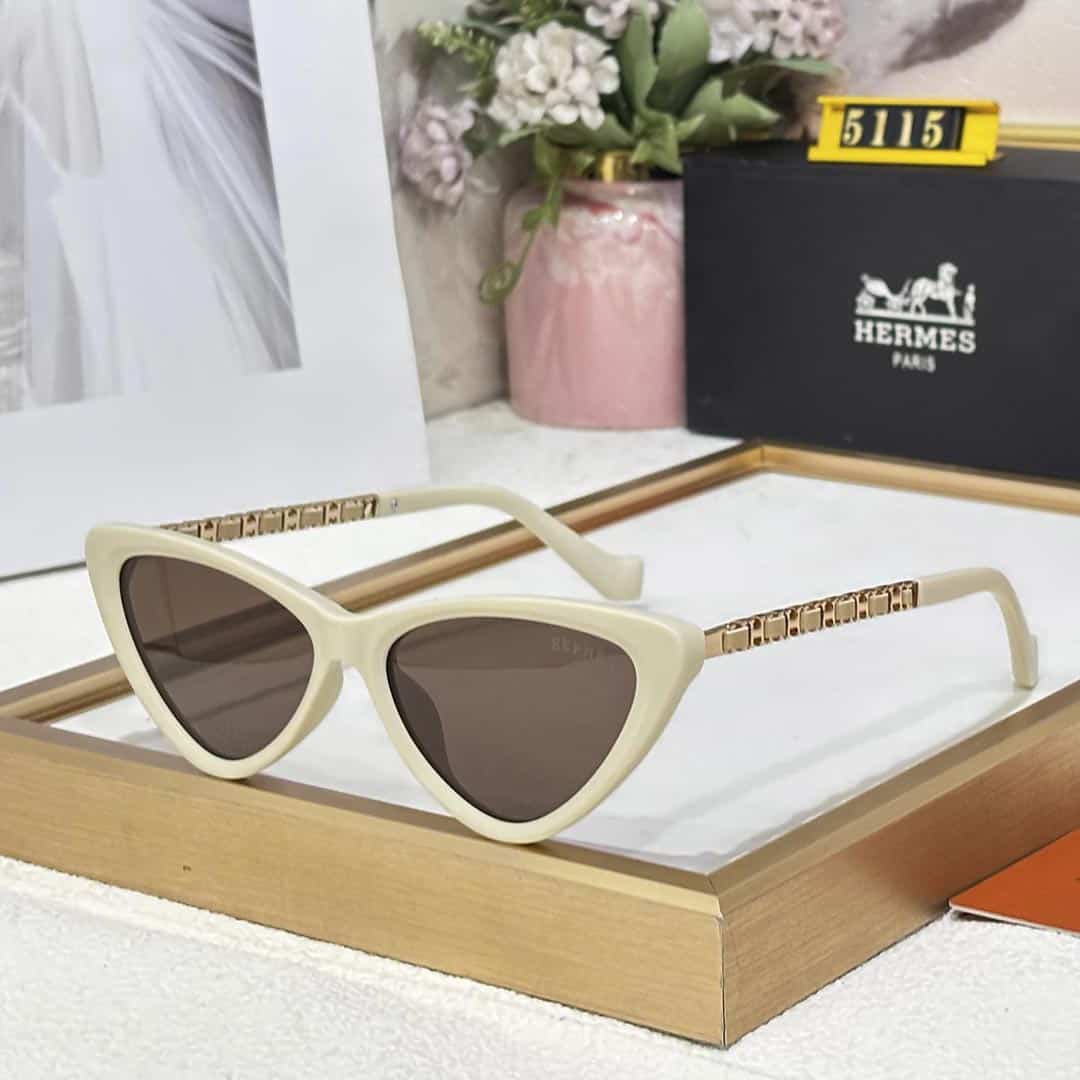 Stylish Women Aviators Sunglasses