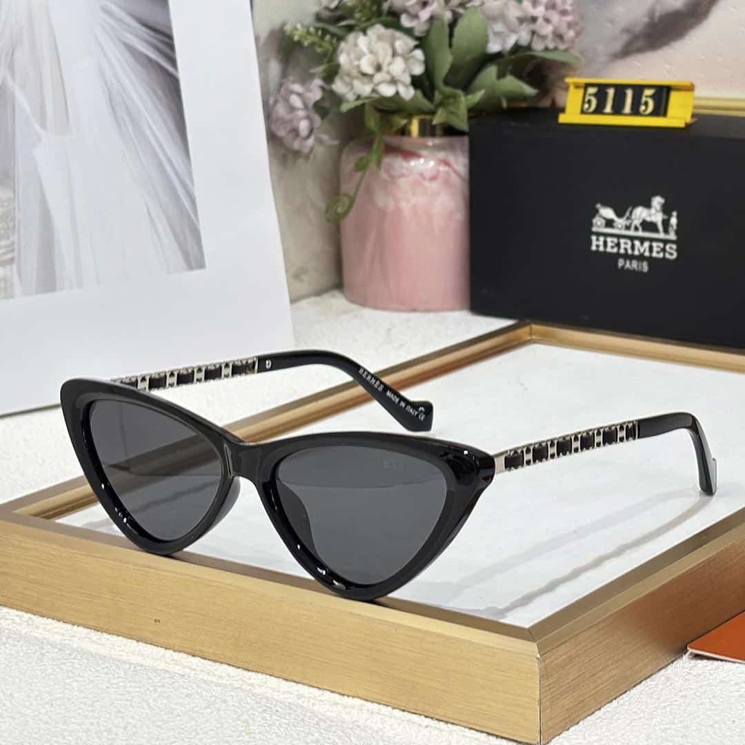 Stylish Women Aviators Sunglasses