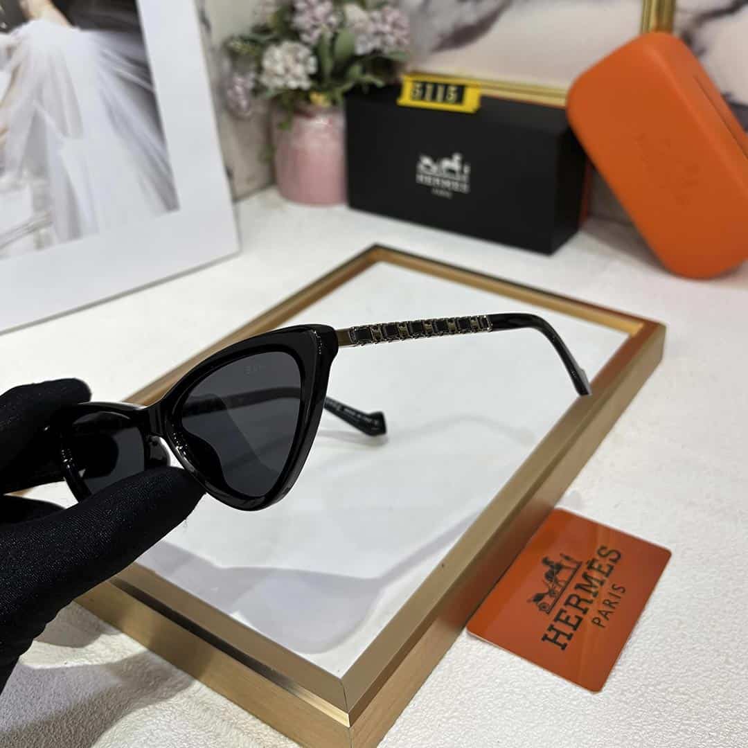 Stylish Women Aviators Sunglasses