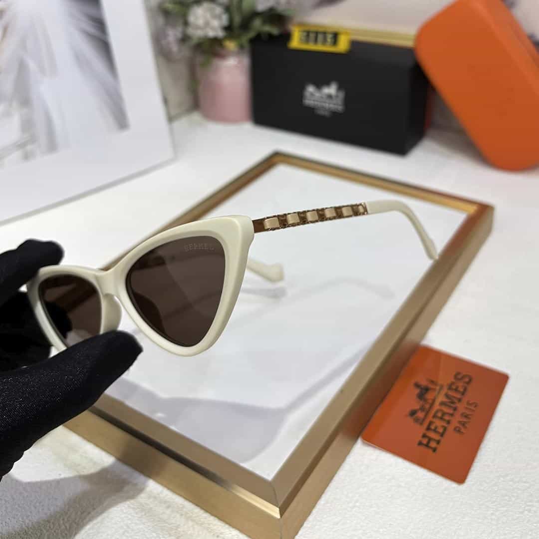Stylish Women Aviators Sunglasses