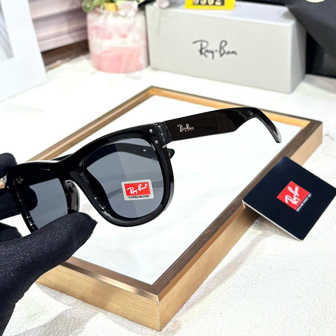 Luxury Wayfarers Black Frame Sunglasses