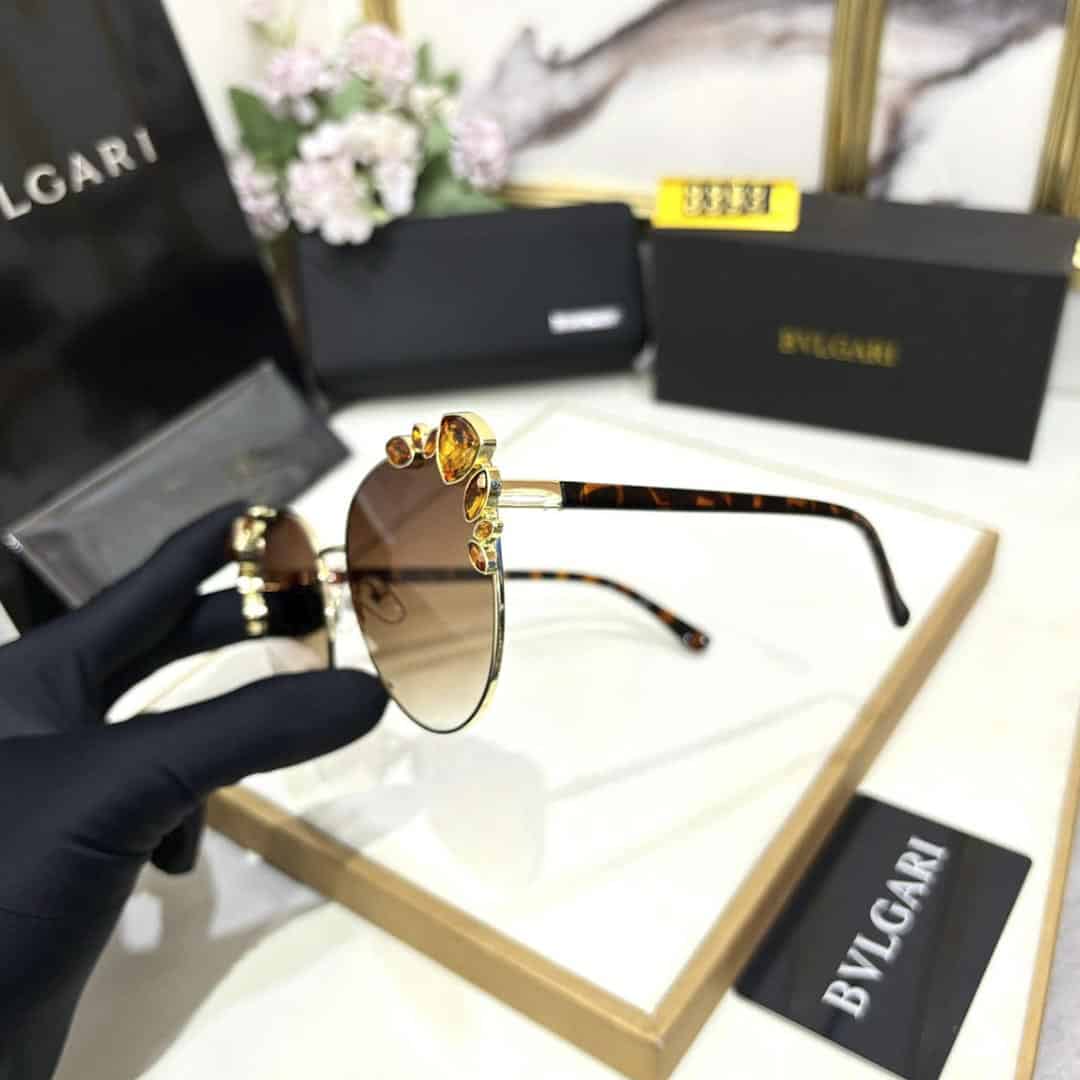 Diamonds Studded Women Wayfarers Sunglasses